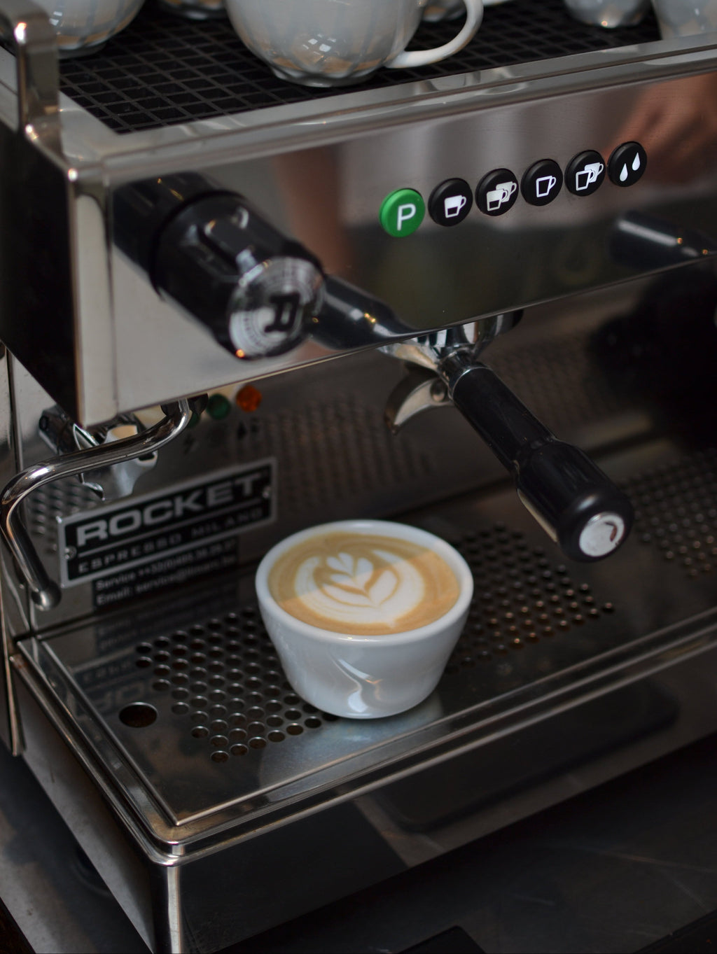 home barista workshop, latte art, barista course, SCAA, espresso shot, espresso making, cappuccino, latte art, milk steaming, dialing in espresso, pouring latte art, belgium barista, milk coffee, barista opleiding, coffee skills, barista training brussels, formation barista bruxelles