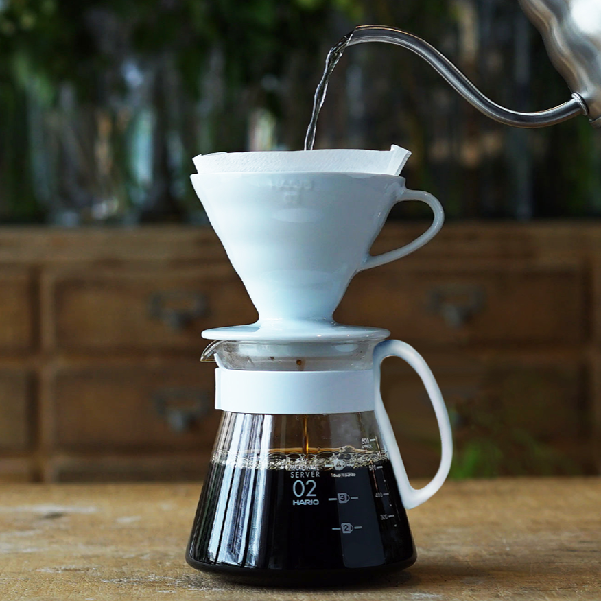 Hario V60 Plastic dripper white size 02 - Gust Coffee Roasters